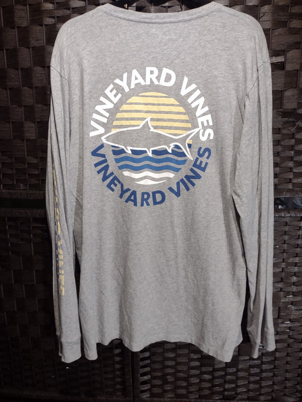 Vineyard Vines Men’s Size L Gray Long-sleeve Graphic Pocket T-shirt 
